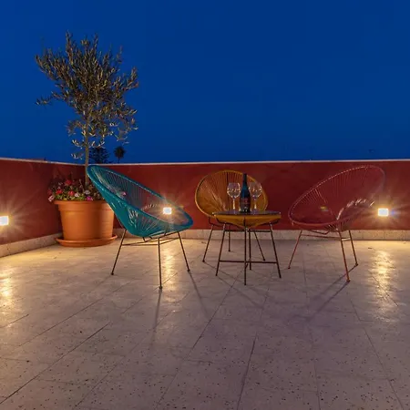 Maison Rouge Ortigia