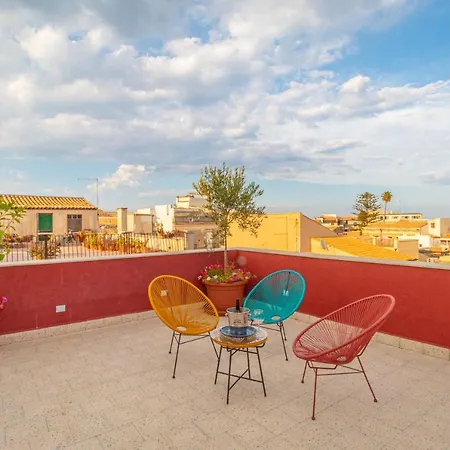 Semesterbostad Maison Rouge Ortigia