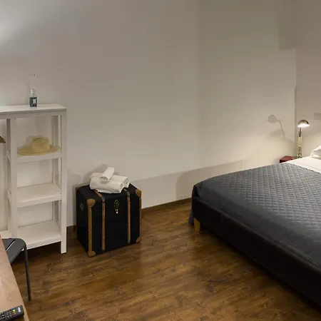 Maison Rouge Ortigia