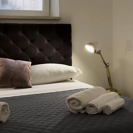 Maison Rouge Ortigia