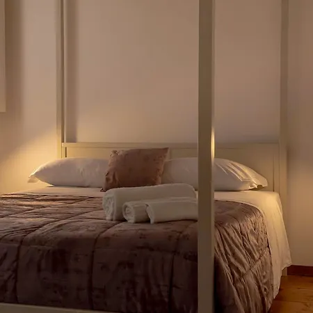 Maison Rouge Ortigia