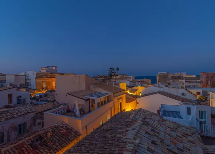 Maison Rouge Ortigia Syracuse