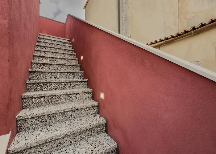 Maison Rouge Ortigia