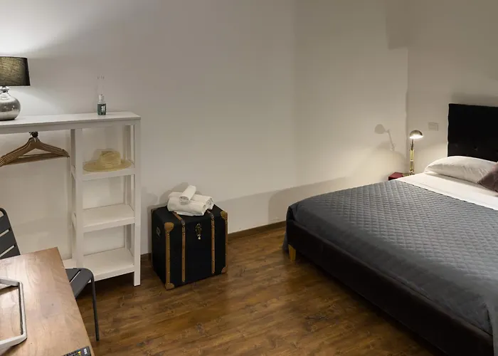 Maison Rouge Ortigia