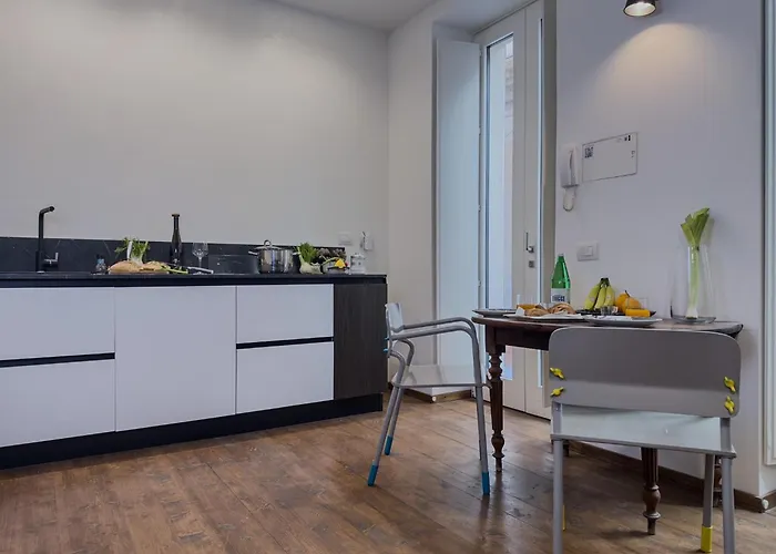 Maison Rouge Ortigia Syracuse