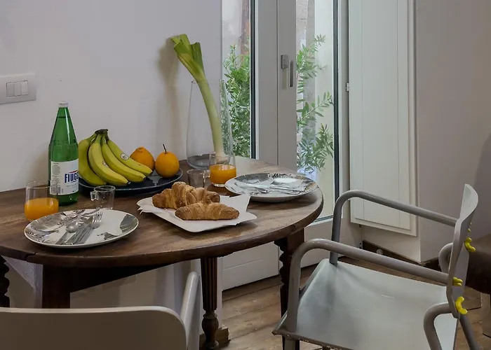 Maison Rouge Ortigia *