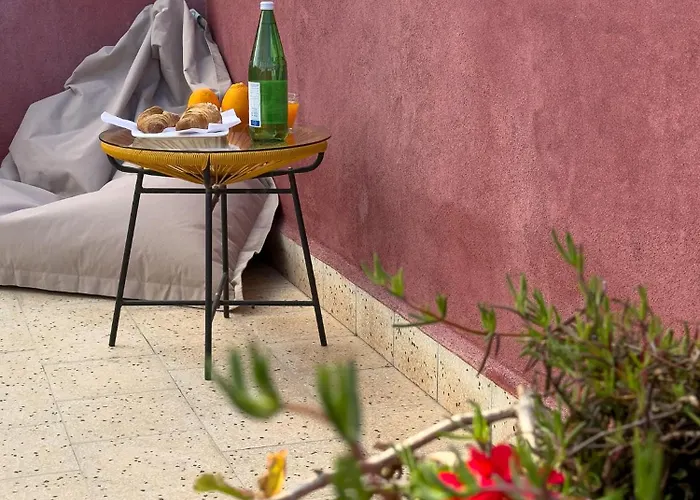 Maison Rouge Ortigia Syracuse